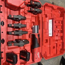 Milwaukee M18 18-Volt Lithium-Ion Brushless Cordless FORCE LOGIC Press Tool Kit with 1/2 in. - 2 in. Jaws Kit (6-Jaws Included)