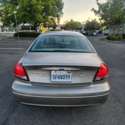2004 Ford Taurus