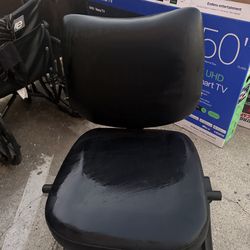 Salon chair