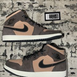 Jordan 1 Mid Dark Chocolate 