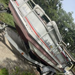 1990 Hurricane Deck Boat