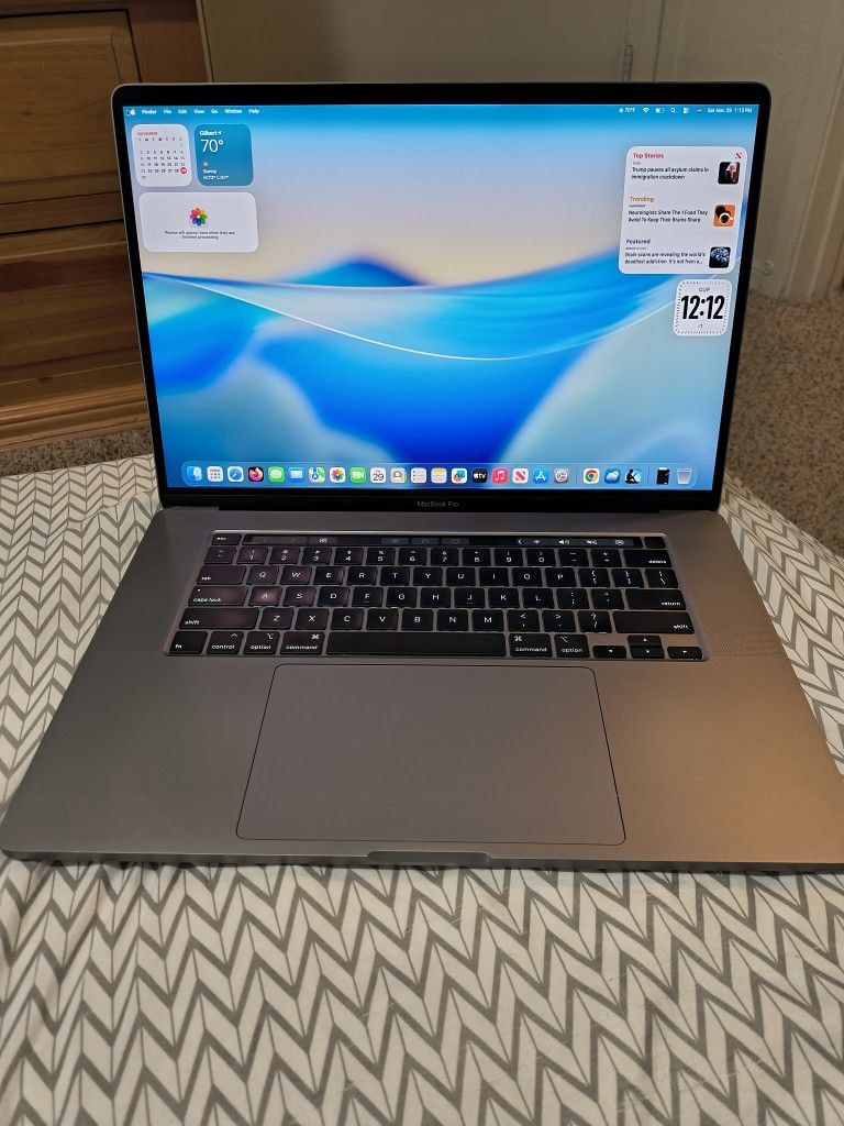 2019 MacBook Pro 16 inch with Touch bar 10th Gen i7 16gb Ddr4  Trade With Cash Preferred 