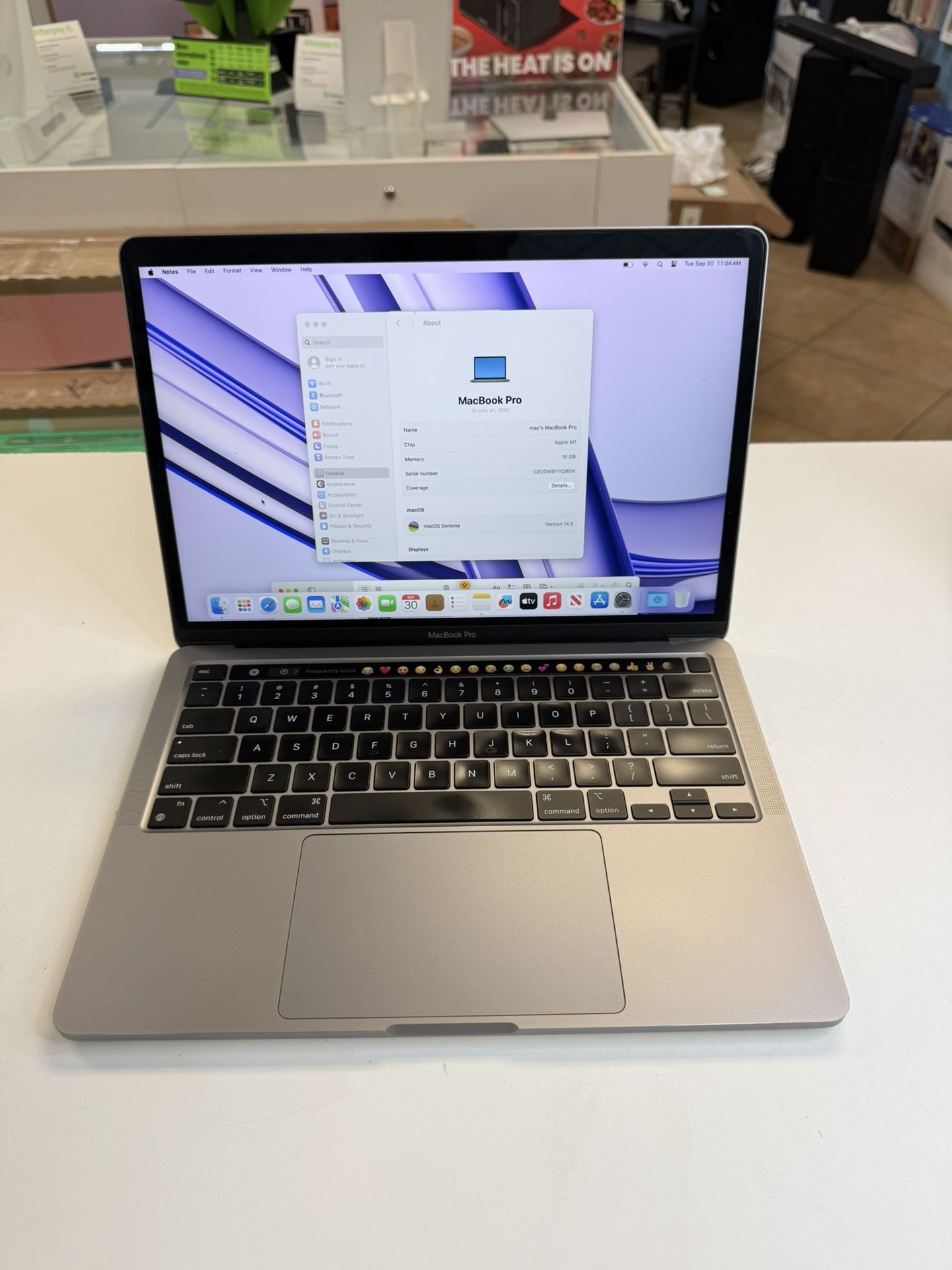 MacBook Pro 13inch Touchbar M1 16GB Ram 256ssd with Final Cut & Logic Pro