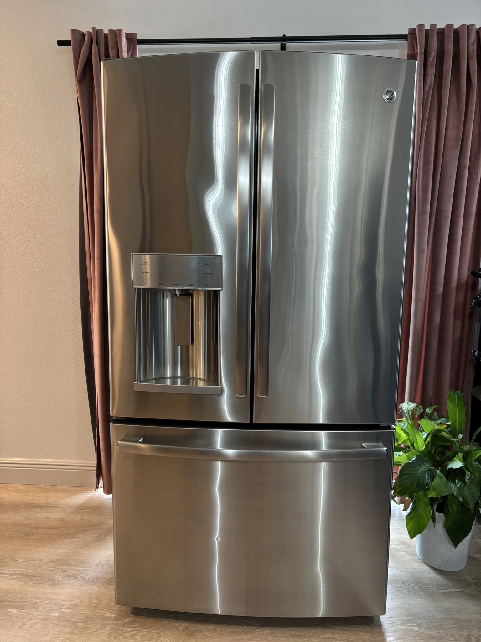 GE Refrigerator