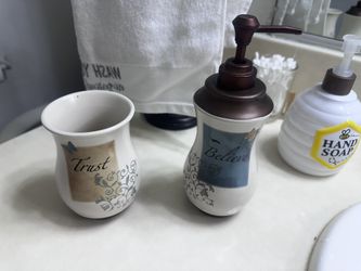 Cute Bathroom Set