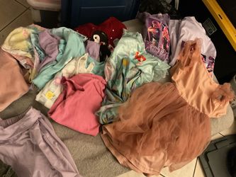 Kids size 5t clothing bundle