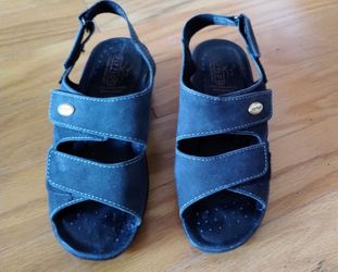 Fly Flot Italian comfort leather Sandals in size 6.5