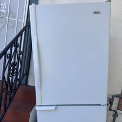 Working Refrigerator Bottom Freezer $35 Cash Only Please