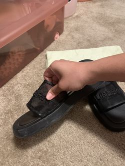 Burberry Slides Size 7 $200 (willing to negotiate) for Sale in San Luis  Obispo, CA - OfferUp