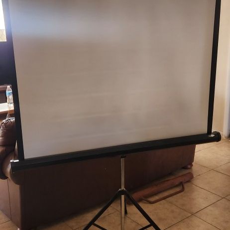 Projector Screen /Tripod