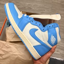 New Air Jordan 1 Retro High OG "UNC Reimagined" (Size 11) - DZ5485-402
