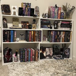 Expandable Wooden Bookcase