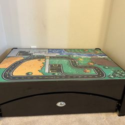 Kids play table