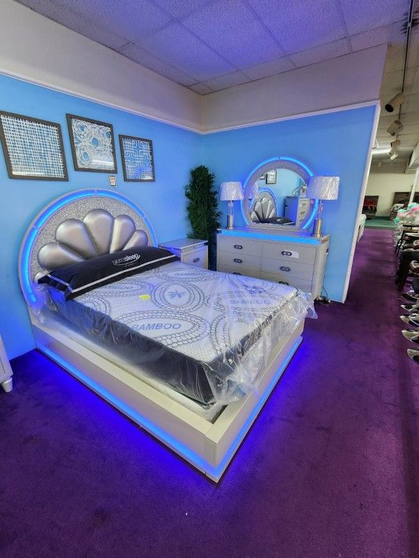 King Size White Led Bedroom Set Very Negotiable