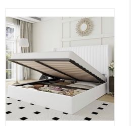 King Size Bed w Mattress