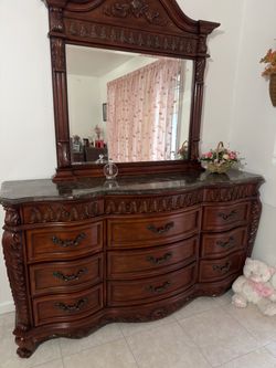Italian wood Dresser