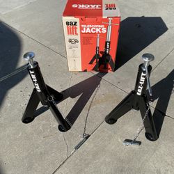 EAZ LIFT Telescopic RV Jack trailer tool Shop Tools Garage eaz lift.  ( NEW). Still in the box.