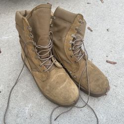 Military Men Boots  Use 2 Times Like New  Size 8.5  Or 9