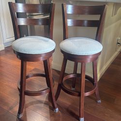 2 Bar Stools 