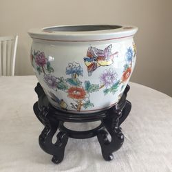 Chinese Hand Painted Porcelain Fish Bowl /Planter