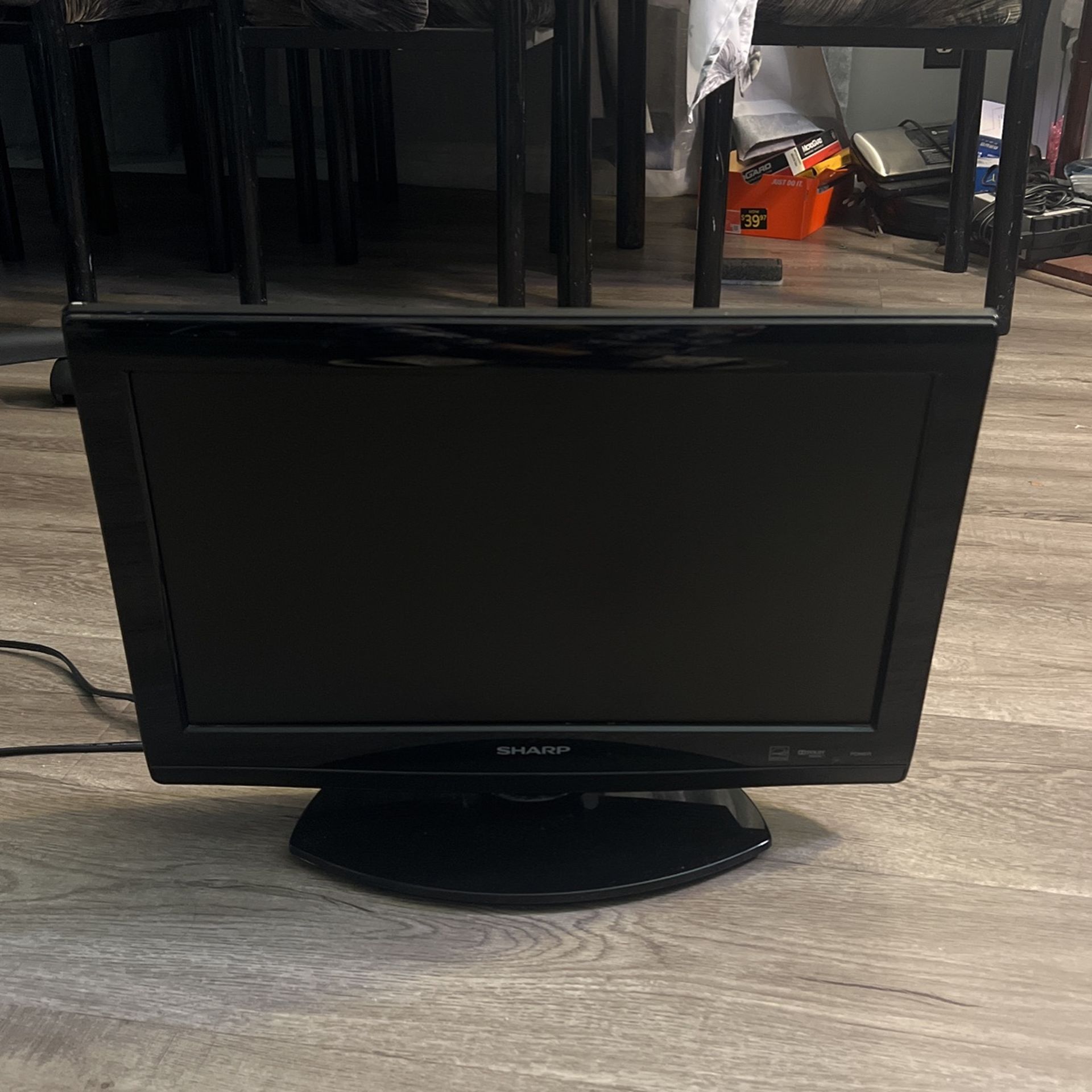 Sharp LC-19SB27UT 19" 720p LCD TV 