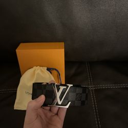 Luis Vuitton LV Initials Gray Belt (95/38)