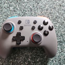 Nintendo Switch Rechargeable Grey Pro Controller 