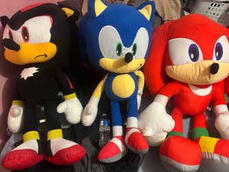Huge sonic plushies