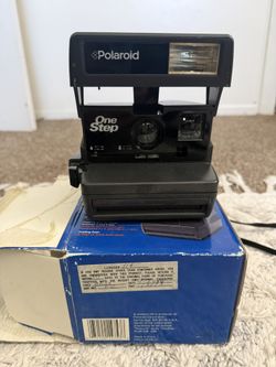 UNTESTED Vintage Original Polaroid OneStep 600 Instant Film Camera W/strap