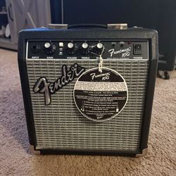 Fender Frontman 10G Guitar Amp, 10 Watts, 6 Inch Fender Special Design Speaker, 5.75Dx10.25Wx11H Inches