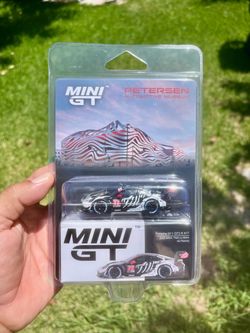 MINI GT 1143 Porsche 911 GT3 R 2025 Petersen Museum 1:64 Diecast Limited