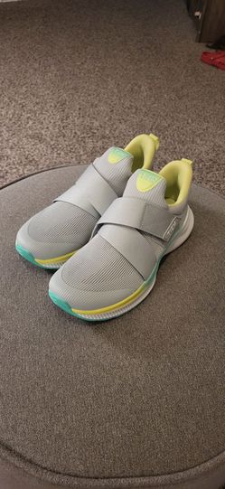 TIEM Women's Spin Shoes w/ cleats size 8