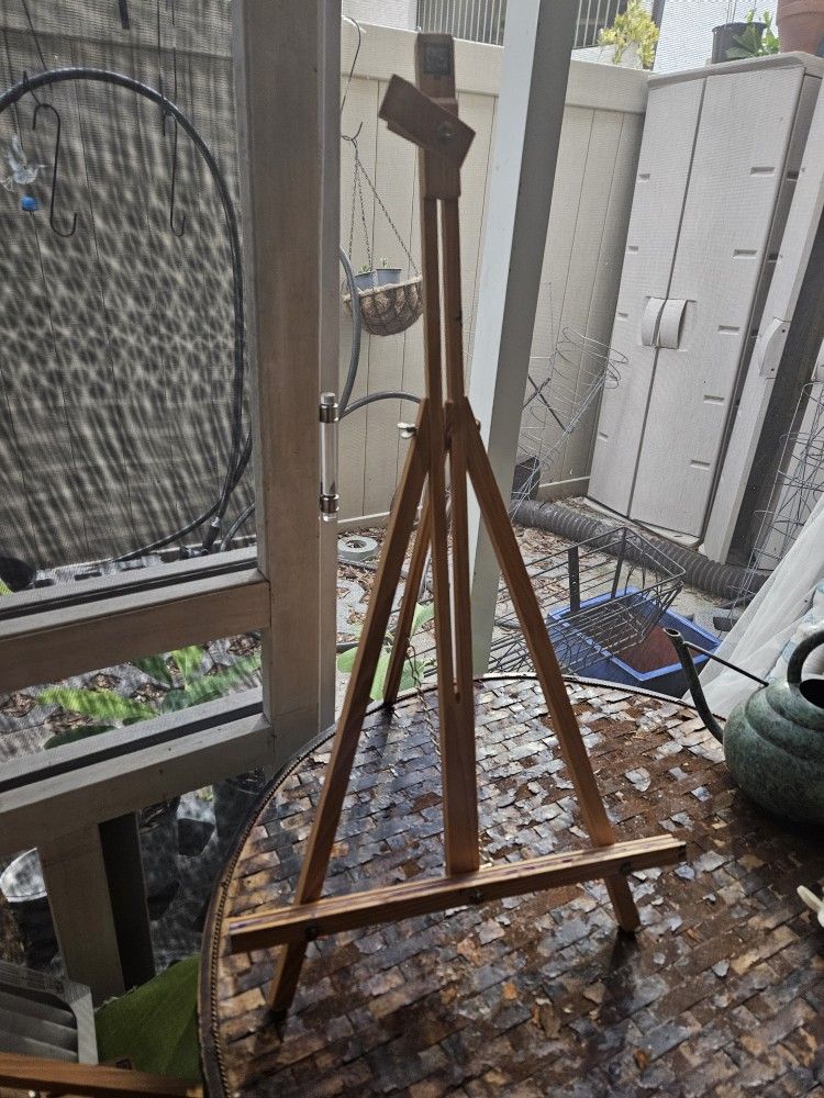 A Frame Table Easels (5)