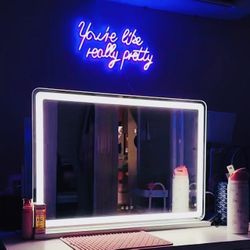Vanity LED Makeup Mirror – Bright Adjustable Lights