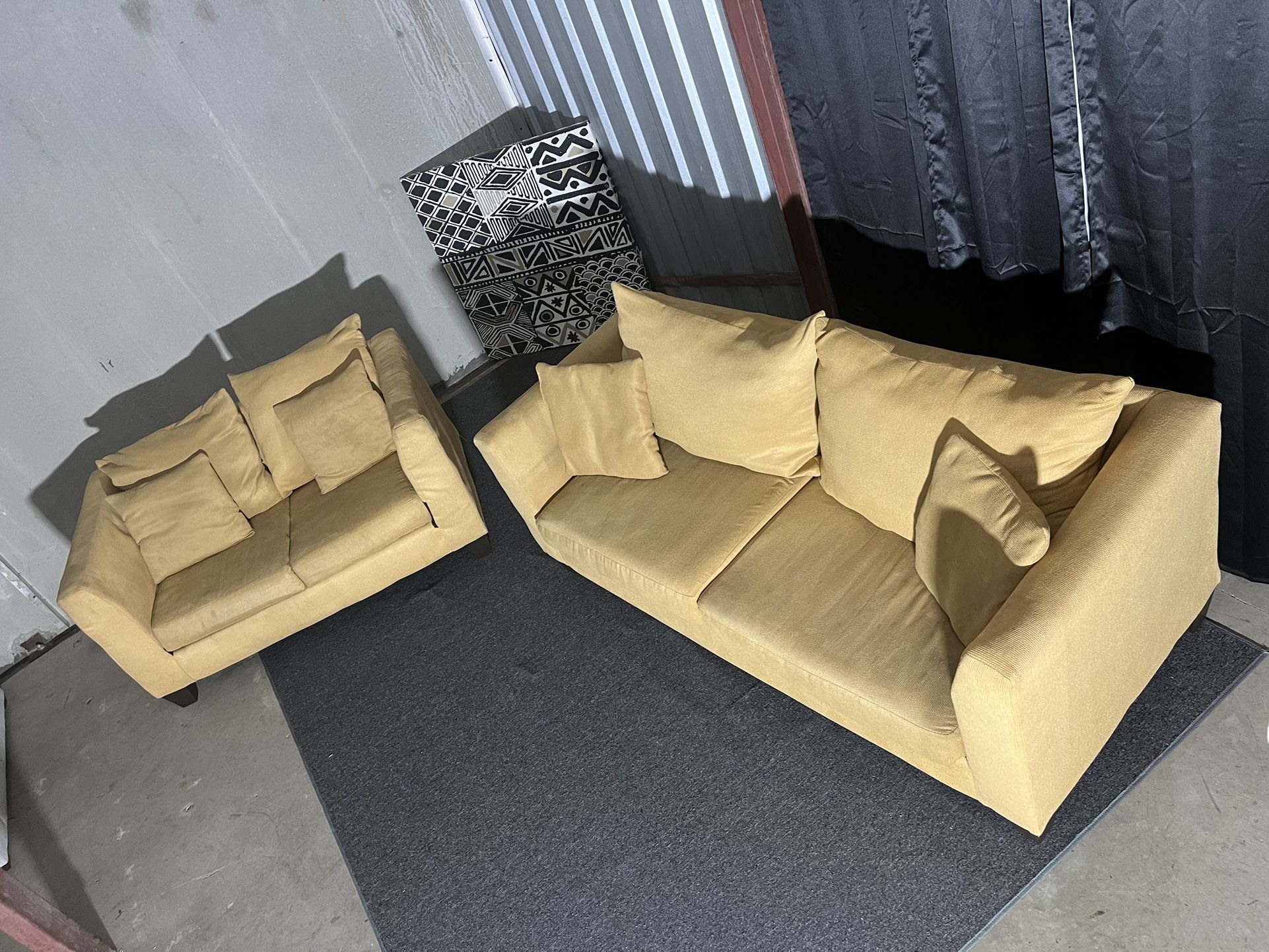 NEW ARRIVAL ‼️ 2pc loveseat And Sofa Set W/ Pillows