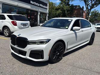 2022 BMW 740