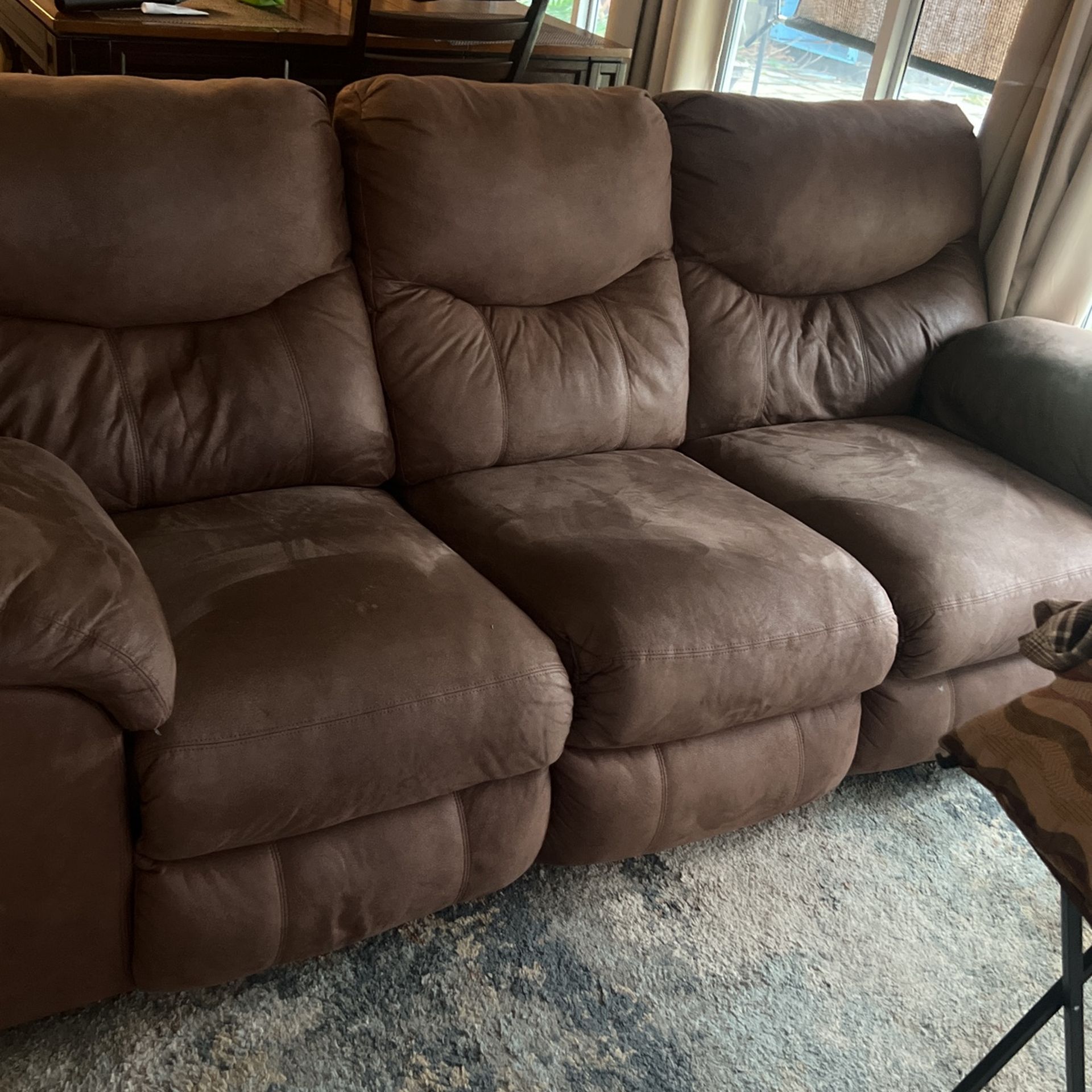Reclining sofa