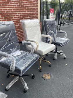 TALL BACK LEATHER OFFICE CHAIR