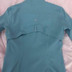 Lulu define jacket *Nulu in color “Washed blue “