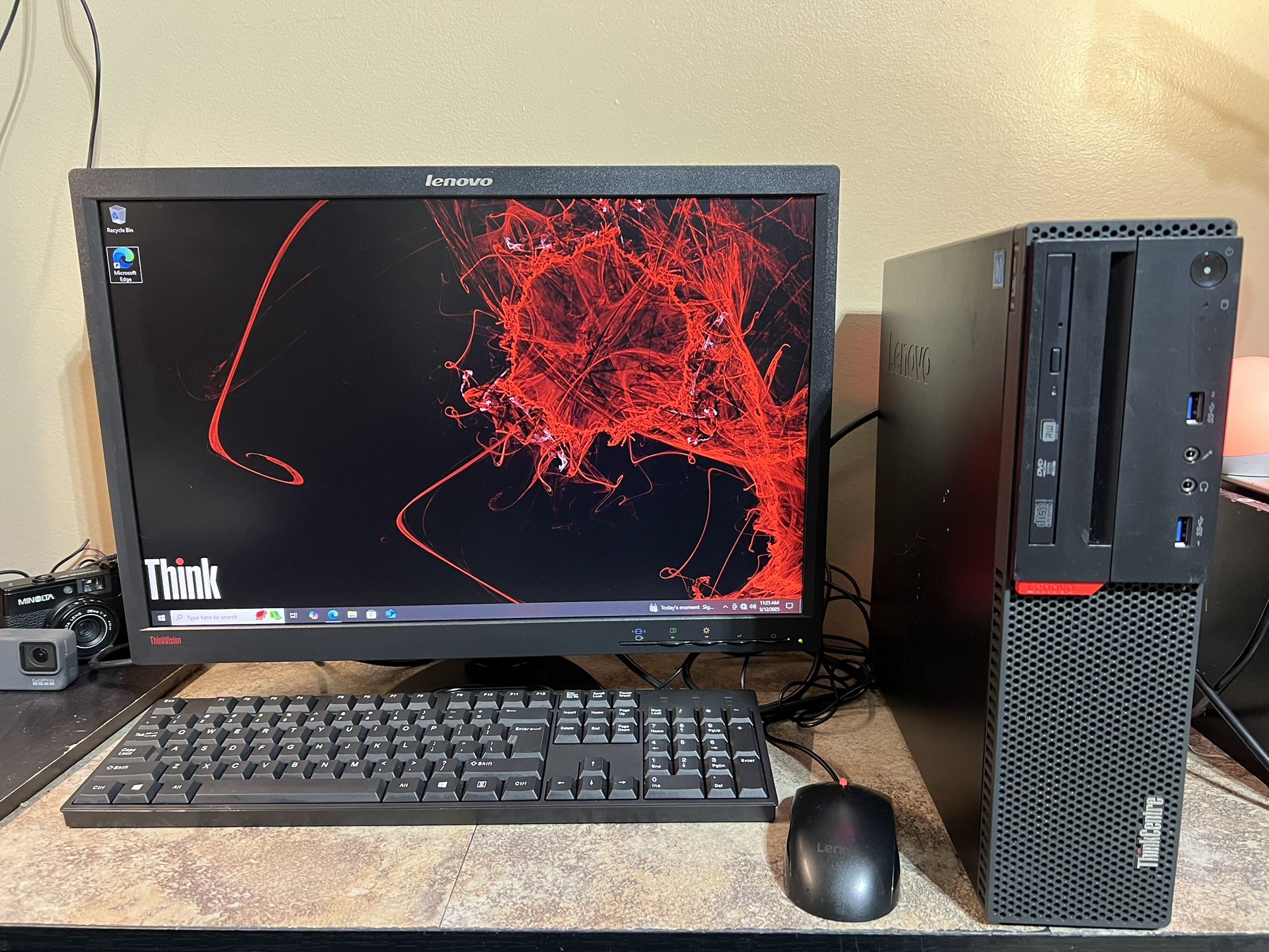 Lenovo ThinkCentre M700 PC G4400 8Gb RAM Win10 Pro Monitor Keyboard Mouse Cables
