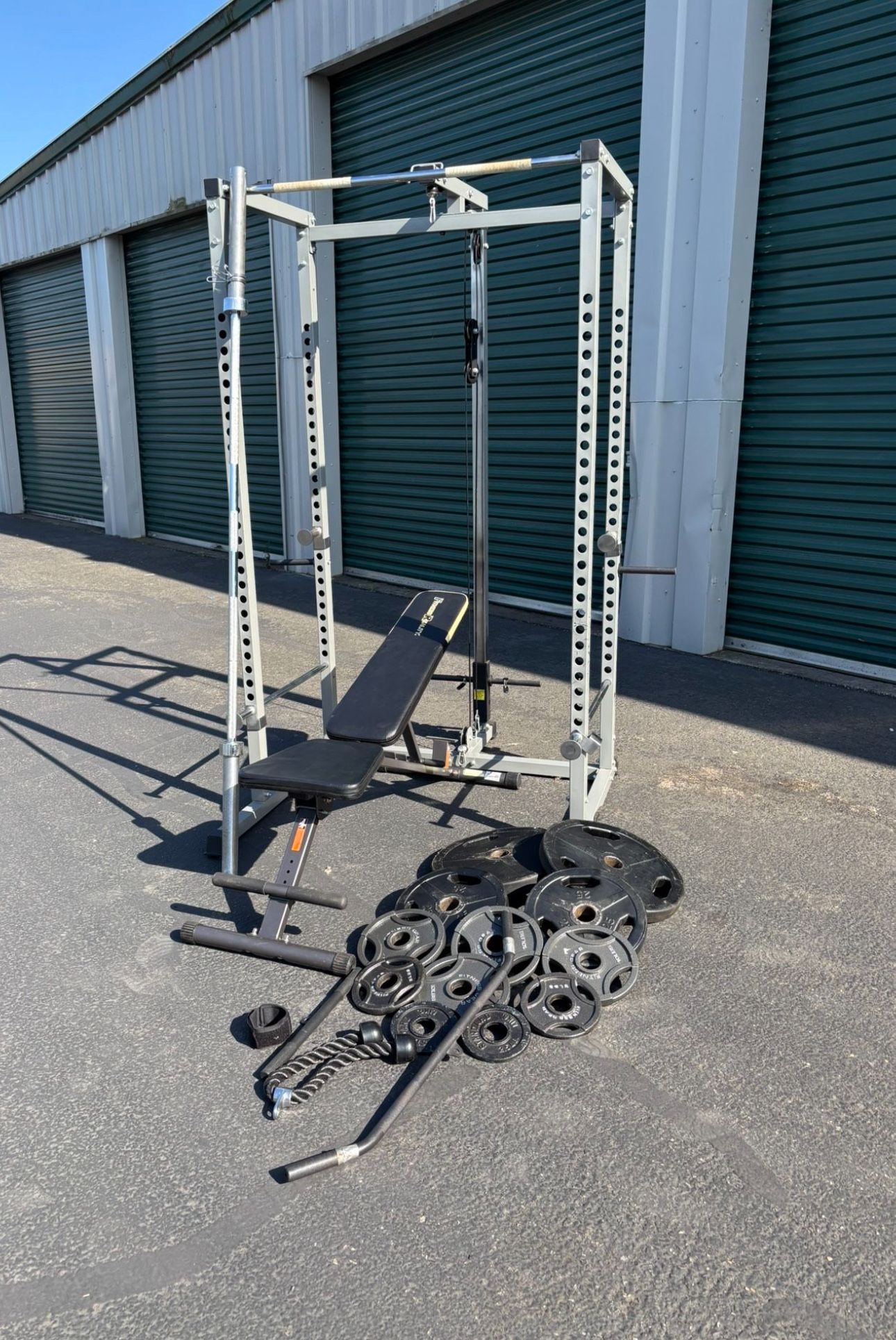 Power Rack With Lat Pull Down Weights Bars