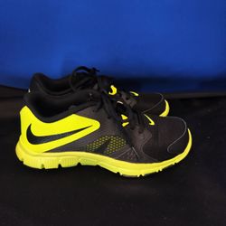 Nike Trainers Black and Neon Yellow Shoes (Size 4.5Y)