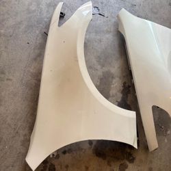Infiniti G37 Driver And Passenger Fenders 