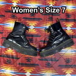 Dr. Martens Jadon Leather Platform 8 Eye Lace Up Black Boots Women's Size 7