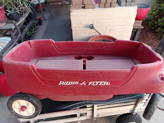 Radio Flyer Red Plastic Kids Wagon
