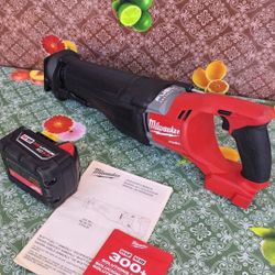 Milwaukee
M18 FUEL 18-VOLT Lithium-Ion Brushless Cordless SAWZALL Reciprocating Saw With High Capacity 5.0AH Battery 