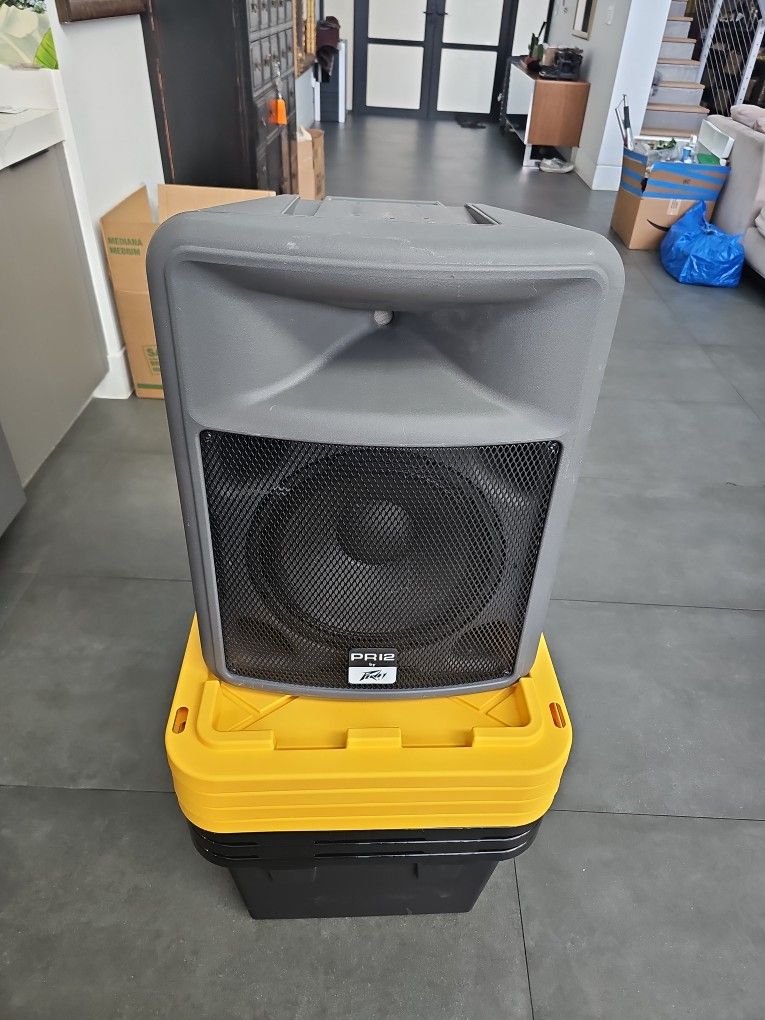 4 Peavey PR12 Speakers