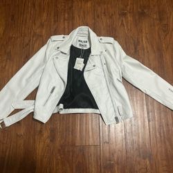 WALTER BAKER WOMANS LEATHER JACKET