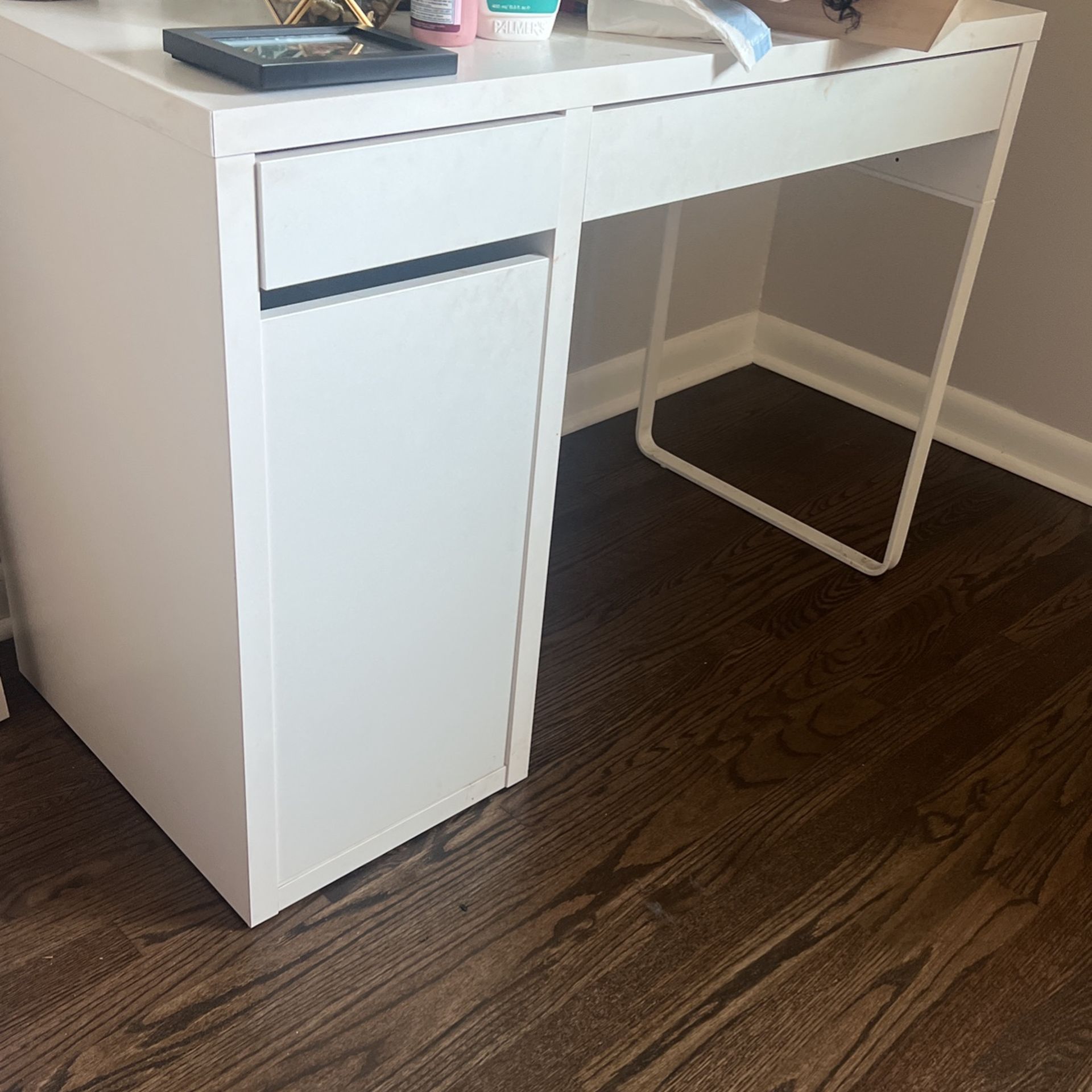 IKEA Micke Desk