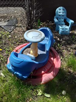 Kids sit and spin